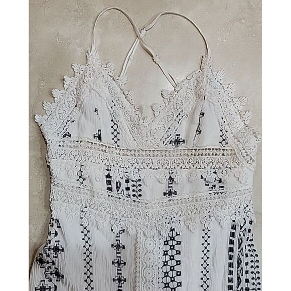 Miss Me womens white sleeveless dress size Small crochet detail front slit lined - Picture 2 of 14